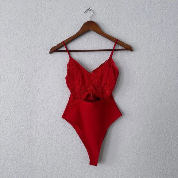 Faded Rose Red Lace Top Cut Out Bodysuit Size Small - Picture 1 of 7
